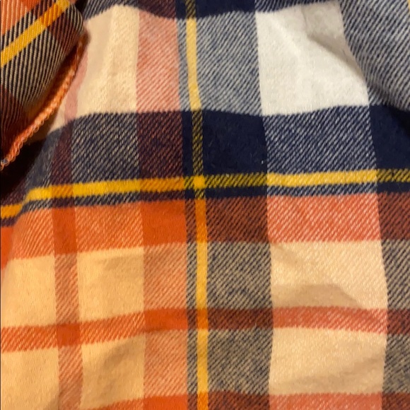 Women’s Flannel Button Up - Picture 4 of 4